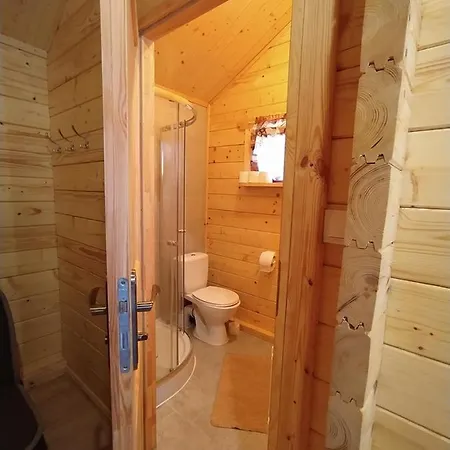 Niezapominajki-domki I Nad Brzegiem Jeziora Дом отдыха *